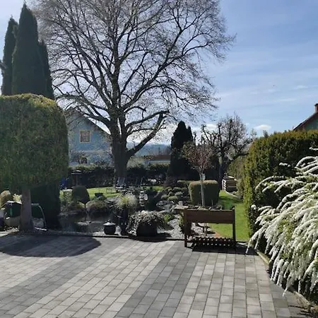 Grosszuegige Mit Terrasse Lejlighed *