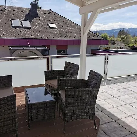 Grosszuegige Mit Terrasse Apartman