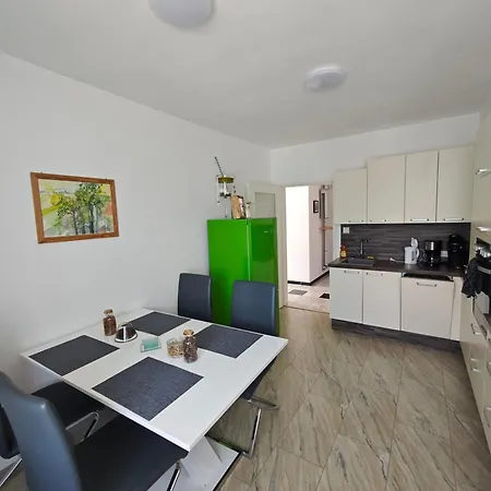 Appartamento Grosszuegige Mit Terrasse Zeltweg