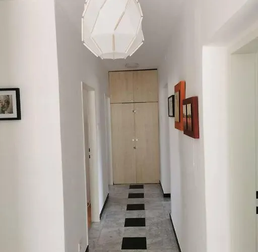 Grosszuegige Mit Terrasse *