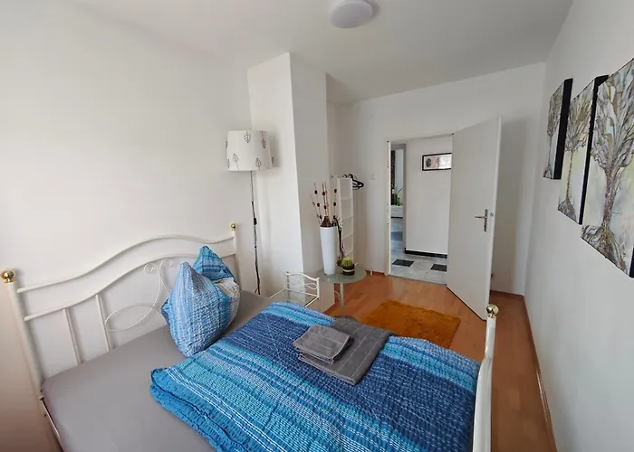 Grosszuegige Mit Terrasse *